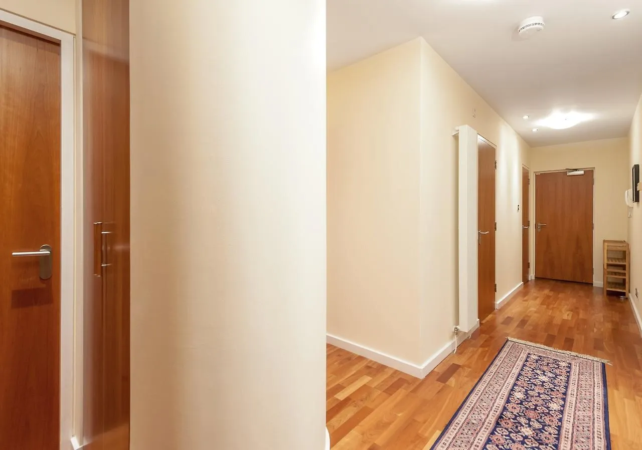 The Holyrood Road Residence Edinburgh Apartment