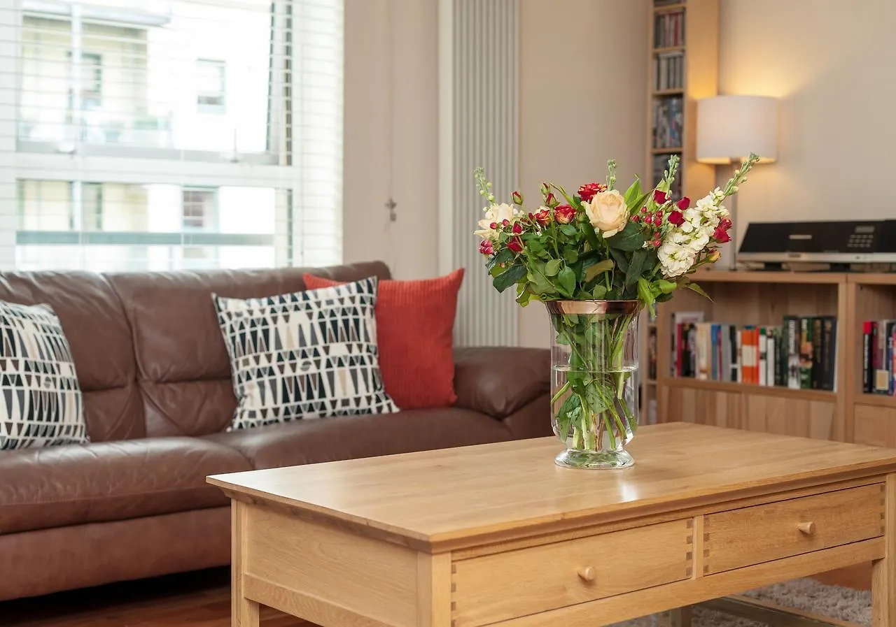 The Holyrood Road Residence Edinburgh Apartment